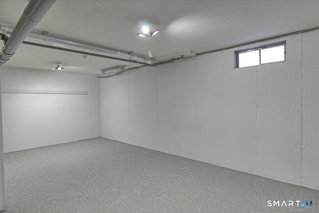 Building Photo - 169 Clark St