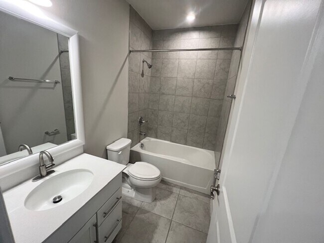 Building Photo - Great Home Available for Rent