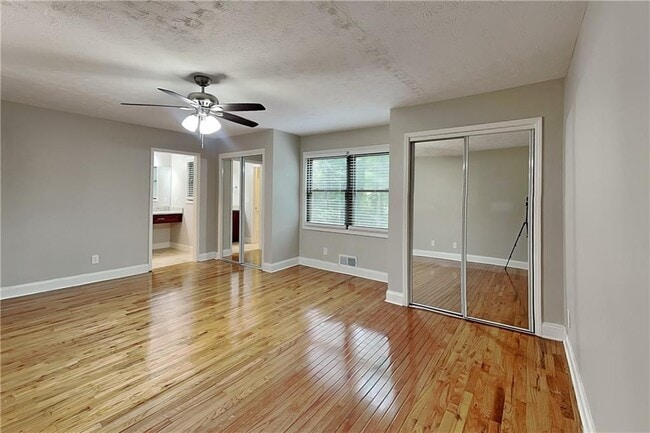 Building Photo - 464 Ridgemont Dr