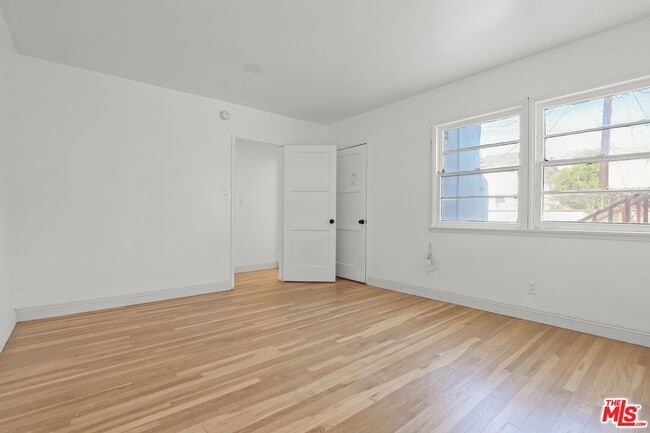 Building Photo - 4409 Victoria Park Dr