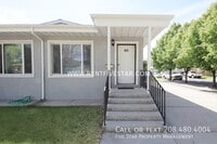 Building Photo - 905 E Bridger St