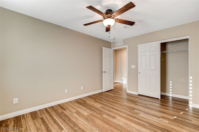 Building Photo - 888 Haven Oaks Pl