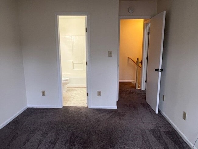 Building Photo - 5 Salt Marsh Quay