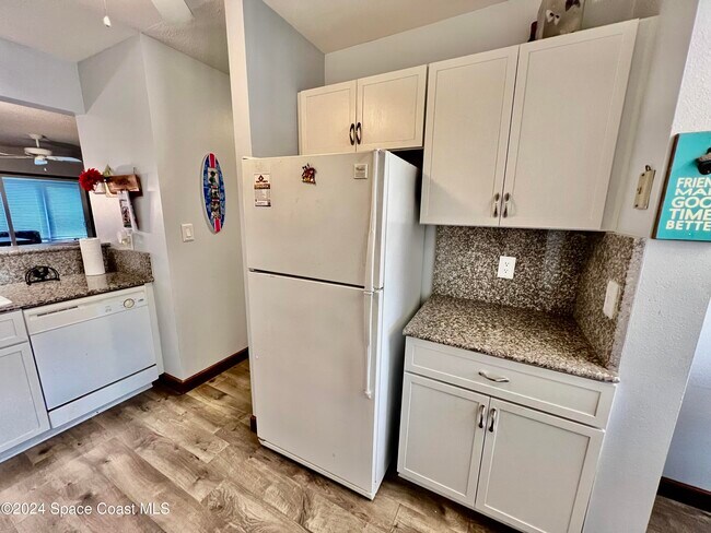 Building Photo - 416 Sailfish Ave