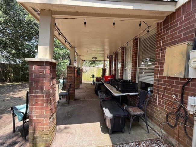 Building Photo - 3619 Hanover Cir