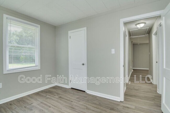 Building Photo - 2507 Elderberry Dr