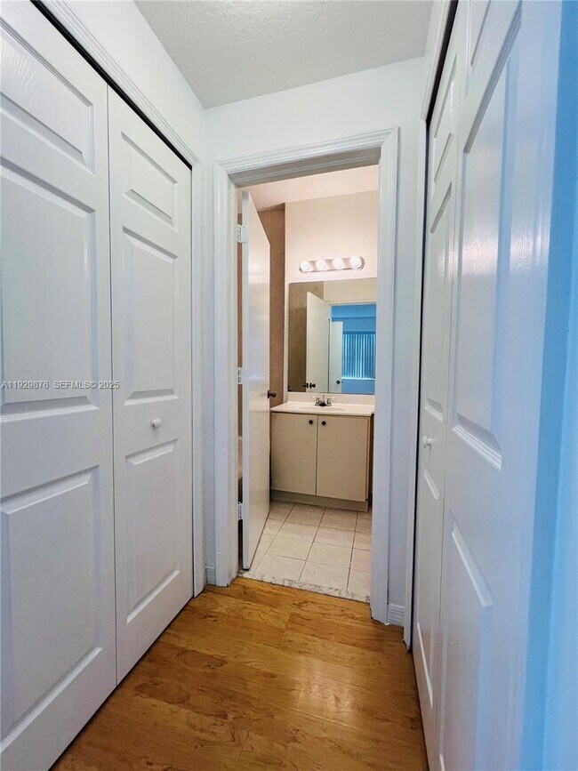 Building Photo - 6202 NW 116 Pl