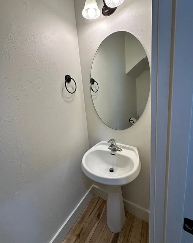 Building Photo - 4 Bedroom Townhome for Rent in Bozeman