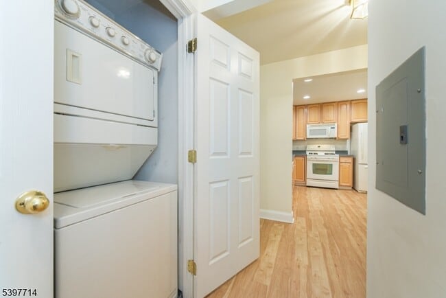 Building Photo - 3103 Peer Pl