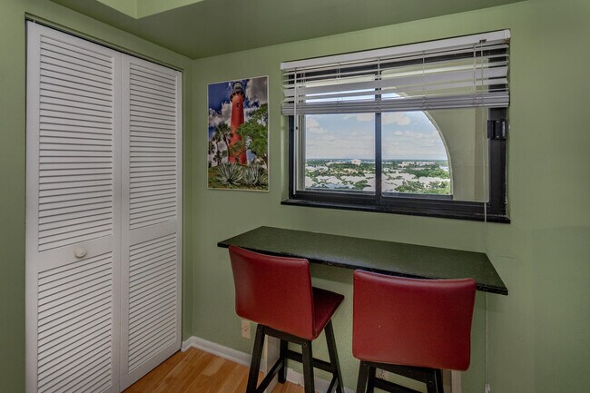 Building Photo - 400 Ocean Trail Way