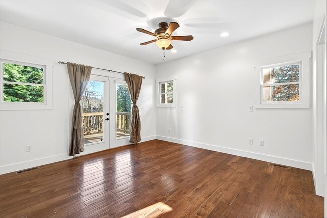 Building Photo - Asheville Rental-Beverly Hills Area