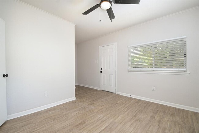 Building Photo - 309 Buhler Dr