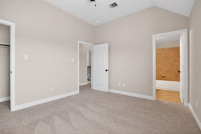 Building Photo - 6535 Arroyo Springs Ln