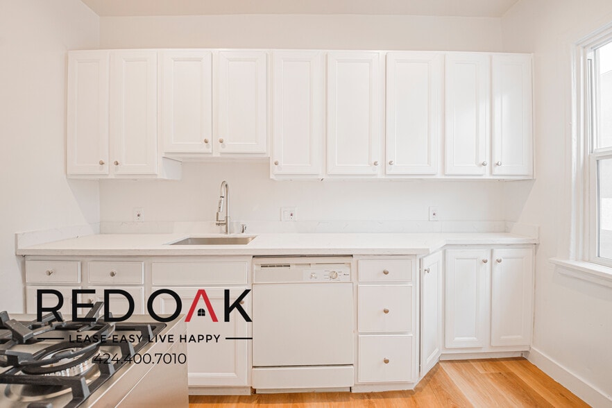 Building Photo - 1818 Whitley Ave