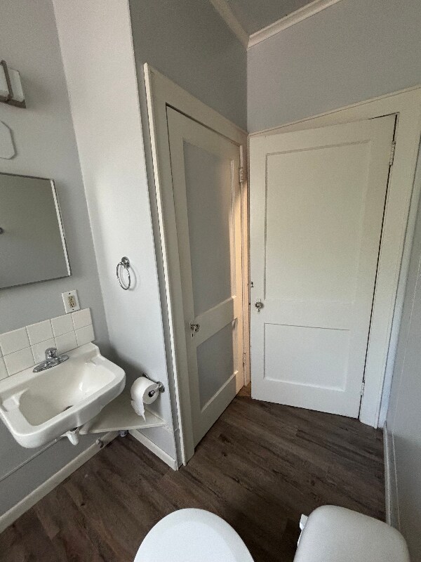 Building Photo - 800 N Mound St