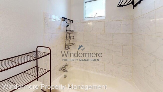 Building Photo - 1 br, 1 bath House - 114 S Clinton