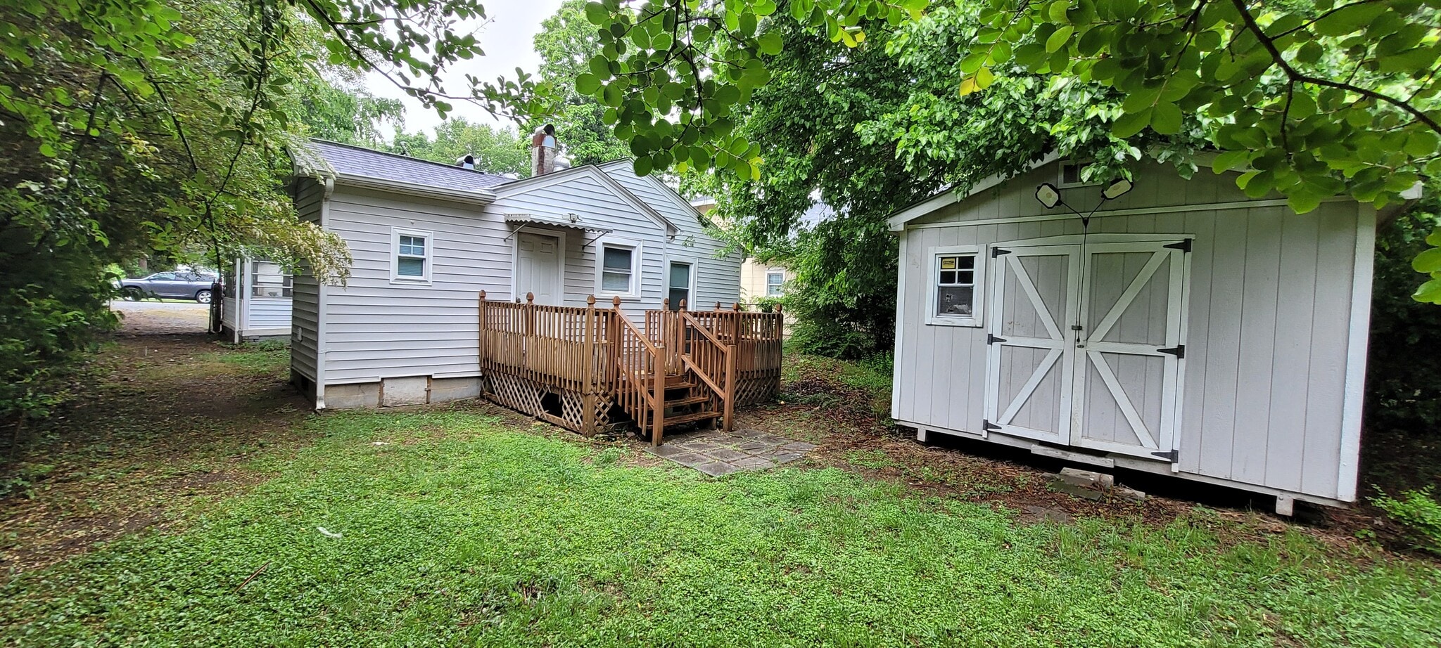 Building Photo - 923 Rosewood Pl