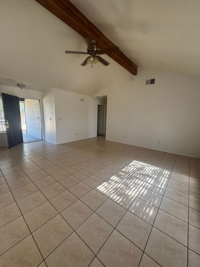 Building Photo - Madera Home