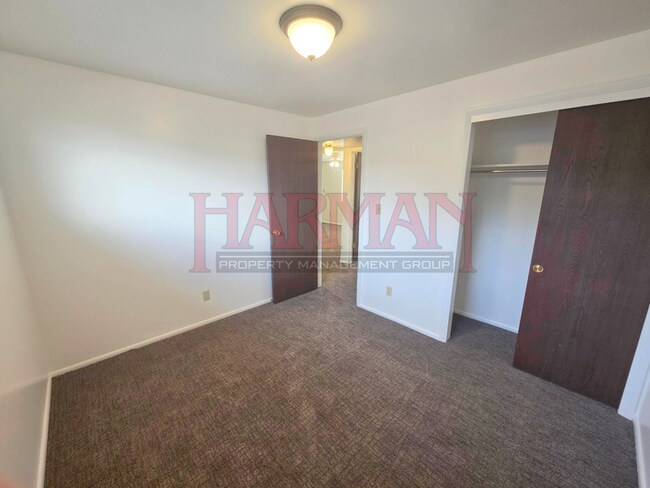 Building Photo - 1127 E 960 S
