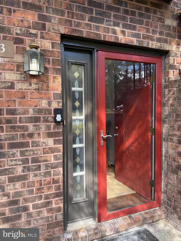 Building Photo - 403 Mountainview Dr