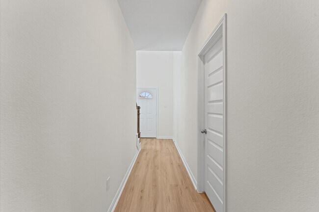 Building Photo - 11824 Whirlaway Dr
