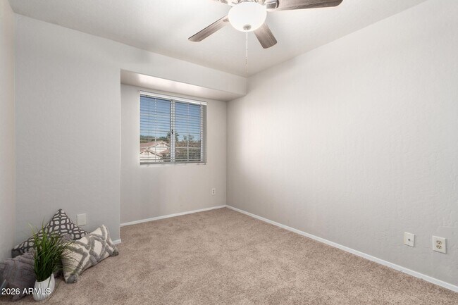Building Photo - 3611 E Windmere Dr