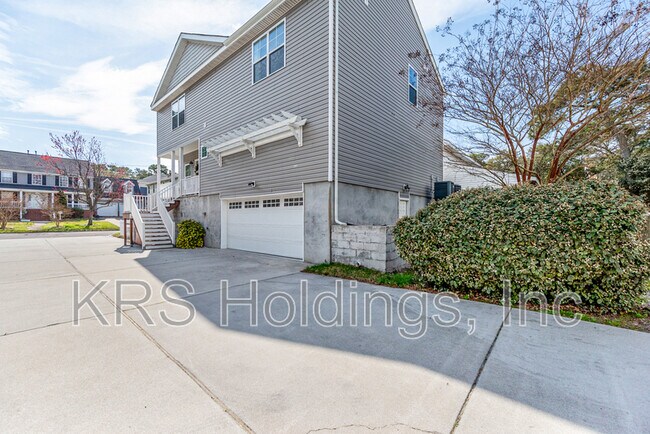 Building Photo - 9553 14th Bay St