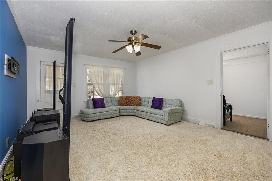 Building Photo - 1668 Old US Highway 52