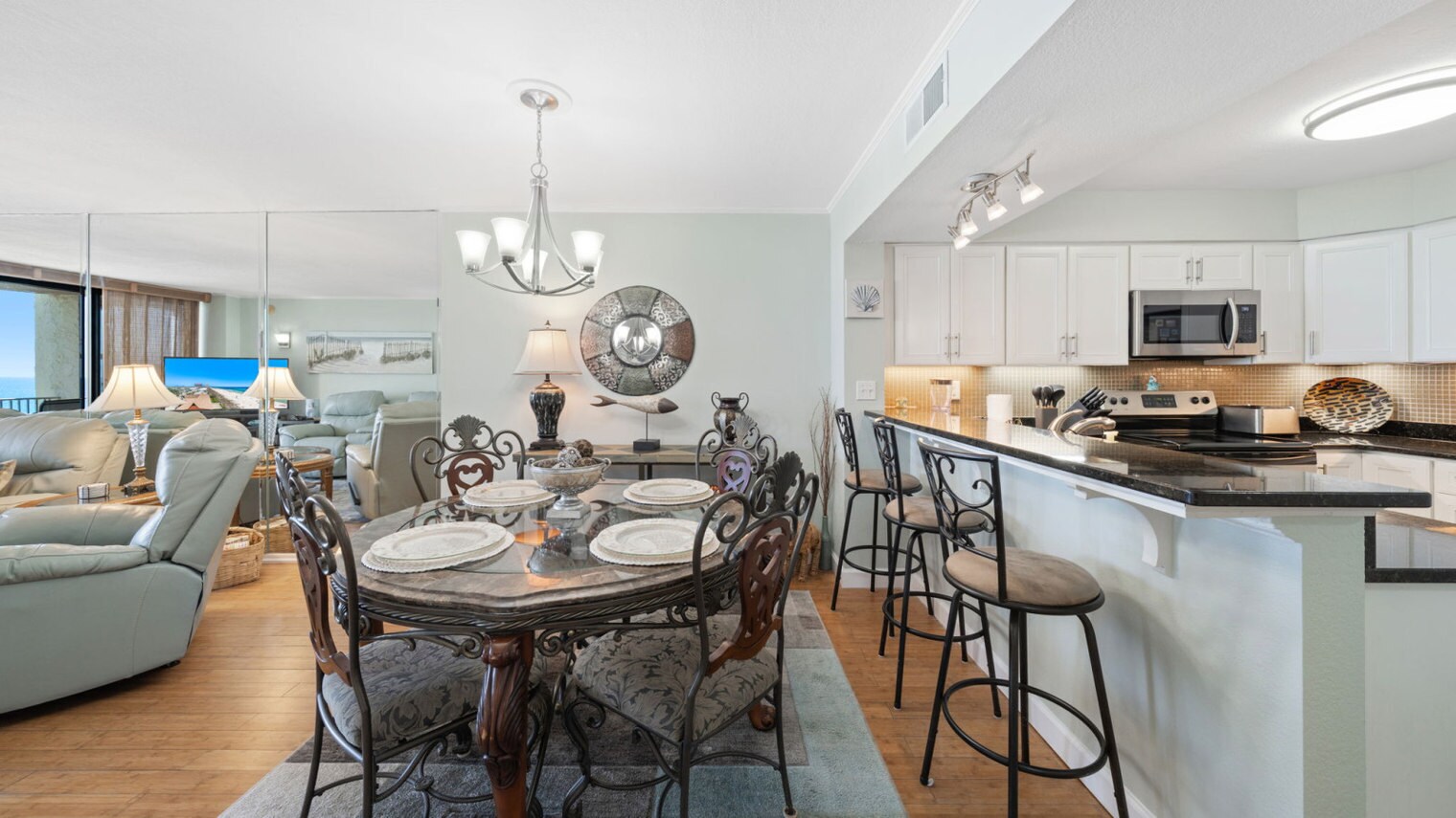 Building Photo - 7205 Thomas Dr