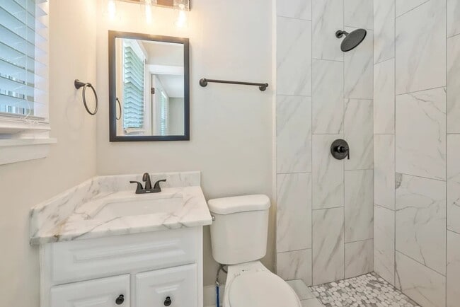 Building Photo - 5008 Suter Dr