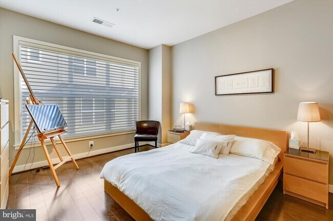 Building Photo - 8052 Red Hook St