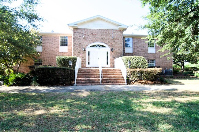 Building Photo - 4210 Lake Underhill Rd
