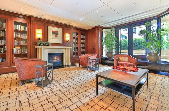 Building Photo - 500 W Harbor Dr