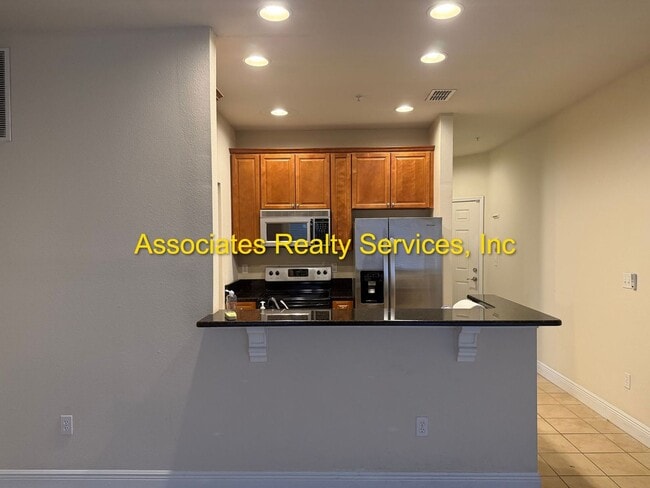 Building Photo - Lionsgate  #214