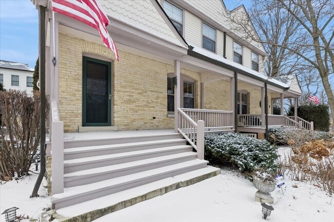 Building Photo - 3760 Gilgare Ln