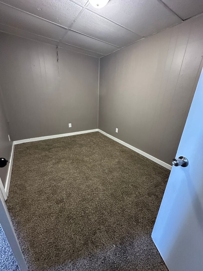 Building Photo - Apartment for Rent