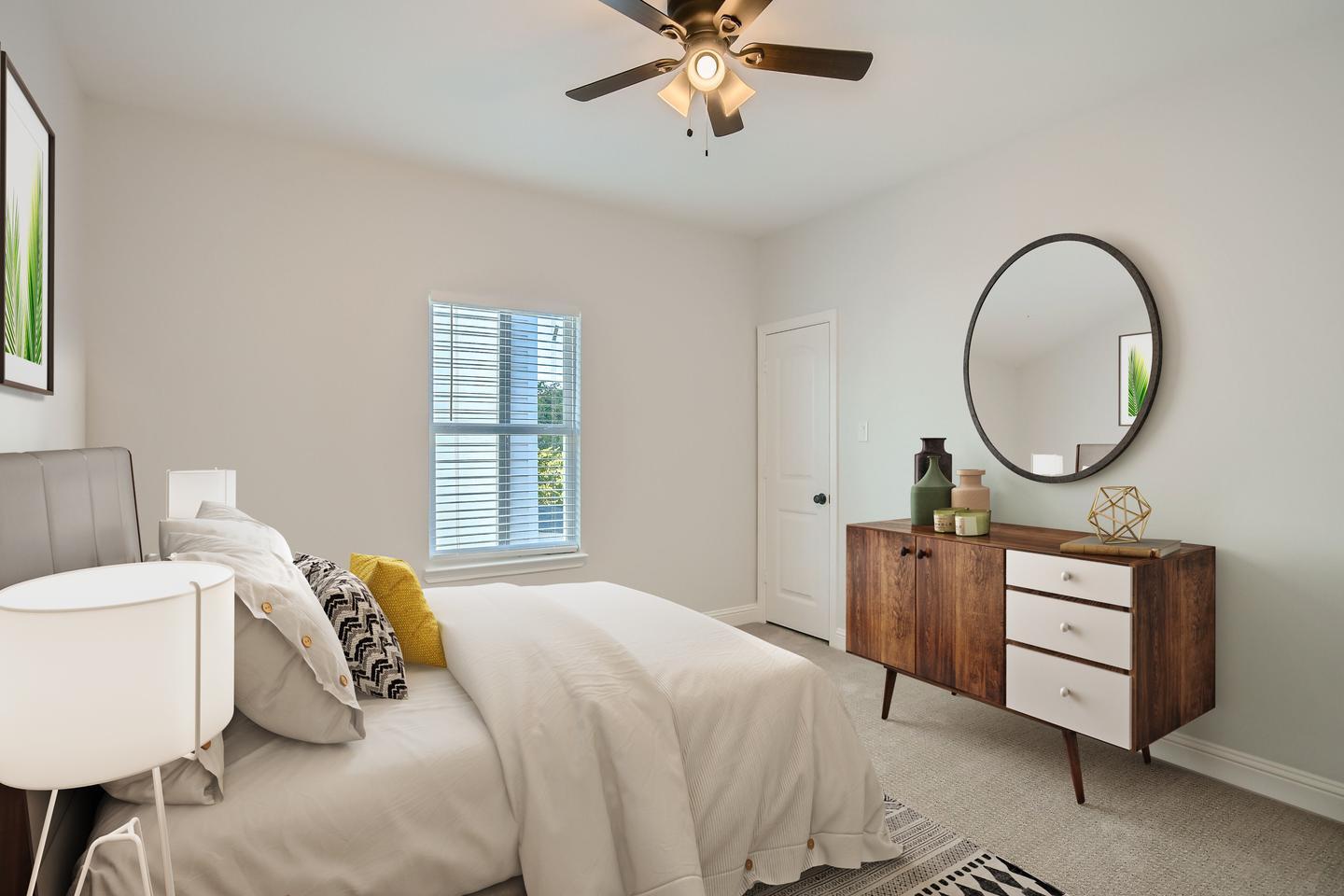 Building Photo - Stylish & Modern Home for Rent in the Heart of Dallas!