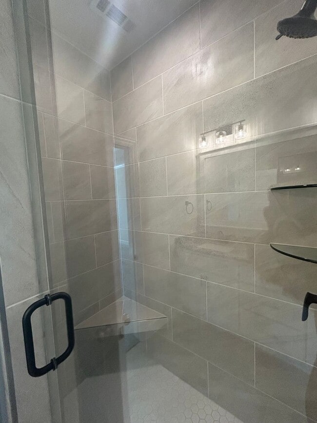 Building Photo - Beautiful Modern Home in Pea Ridge!