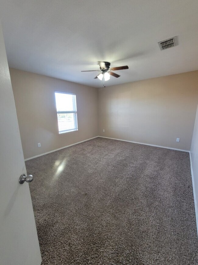 Building Photo - 1012 Mosaic Dr