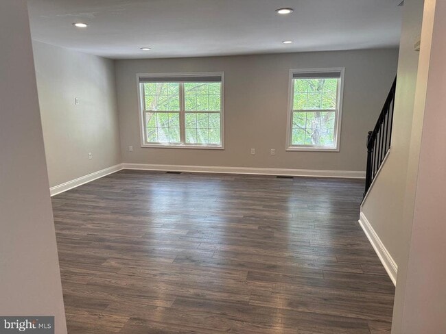 Building Photo - 111 Ridge Ct