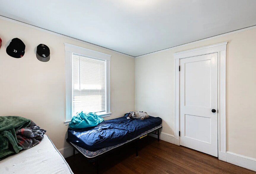 Building Photo - 224 Faneuil St