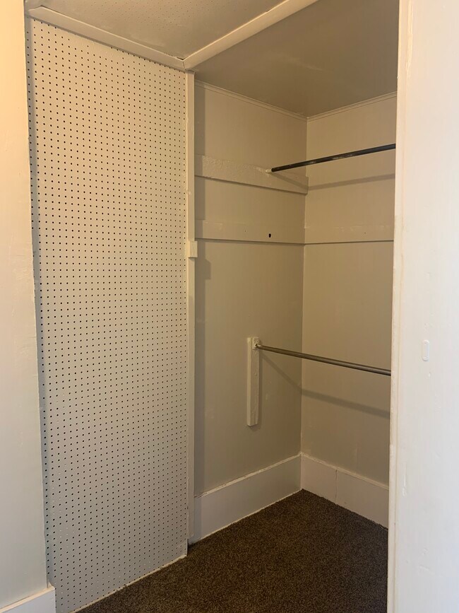 Building Photo - 615 W McClure Ave