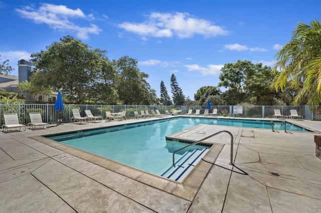 Building Photo - 819 Daphne Ct