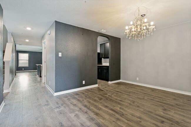 Building Photo - 9908 Bratten Rise