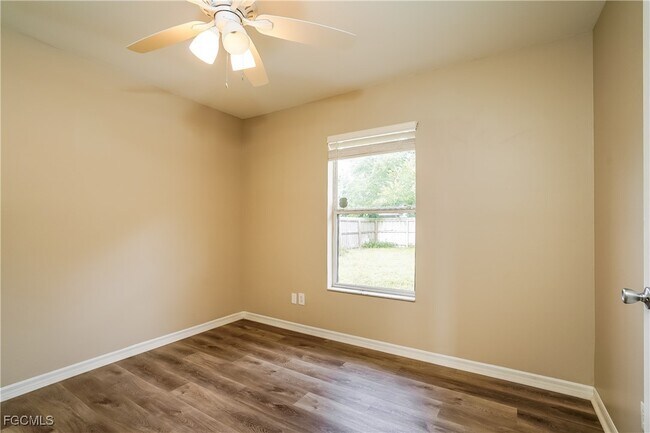 Building Photo - 1535 SE 42nd Terrace