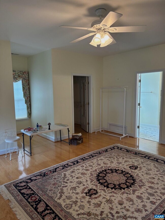 Building Photo - 127 Deerwood Dr