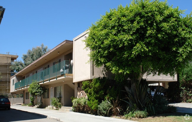 Building Photo - 3721 S Bentley Ave
