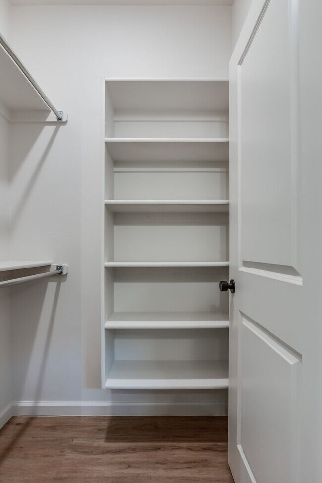 Building Photo - Urban living in Edmond