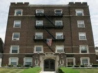 Building Photo - Poplar Place