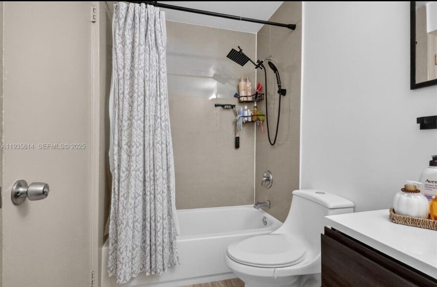 Building Photo - 5571 NW 188th St